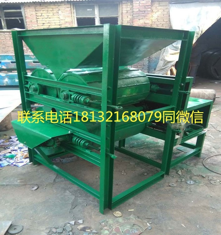 易拉罐壓扁機(jī)(圖1)